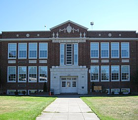 Школа Highline High School в Бьюриене, в которой учился Майк Старр