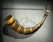 The Hochdorf drinking horn (iron with sheet gold ornaments, capacity 5.5 litres) Hochdorf drinking horn.jpg