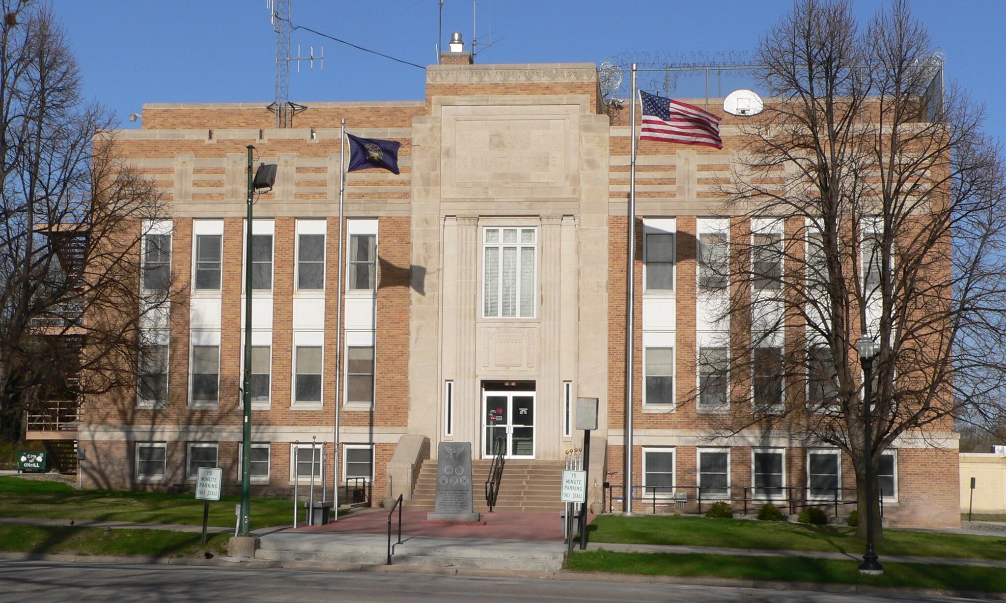 Holt County, Nebraska courthouse from W