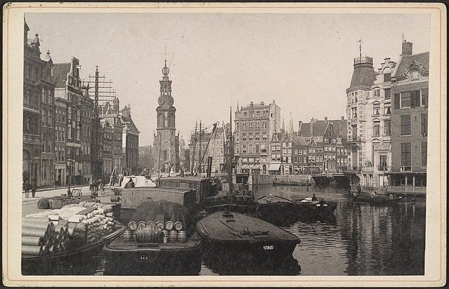 File:Huizen,_toren_en_water_met_schepen_-_Amsterdam_-_20329161_-_RCE.jpg