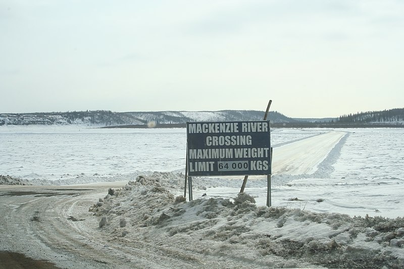 File:Ice road across the Mackenzie, at Tsiigehtchic, Northwest Territories.jpg