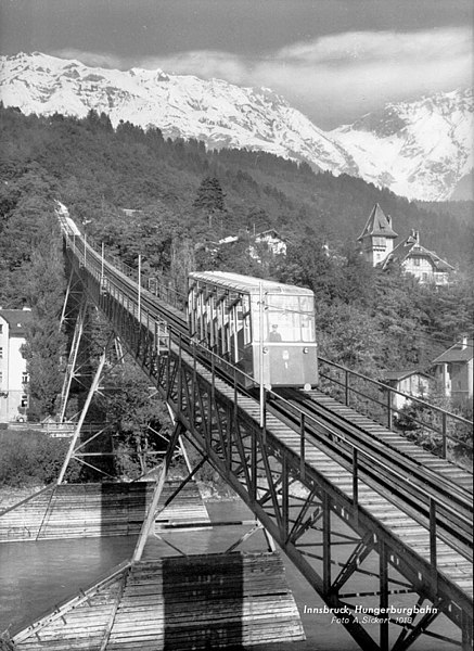 File:Innsbruck Hungerburgbahn 2.jpg