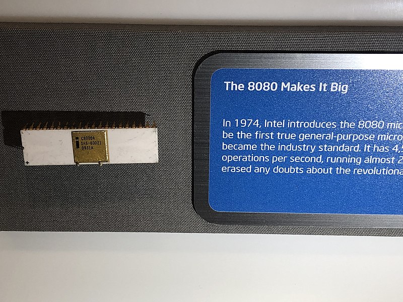File:Intel 8080 in Intel Museum.jpg