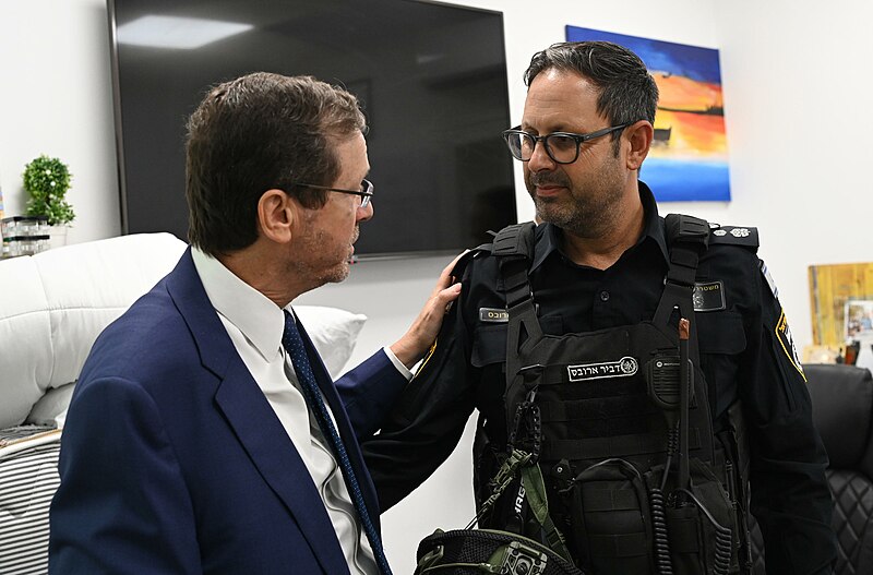 File:Isaac Herzog in Sderot, October 2023 (GPOHZ0 0684).jpg