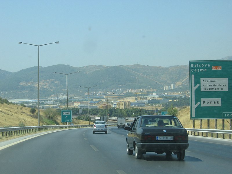 File:Izmir cevre yolu 8 - panoramio.jpg