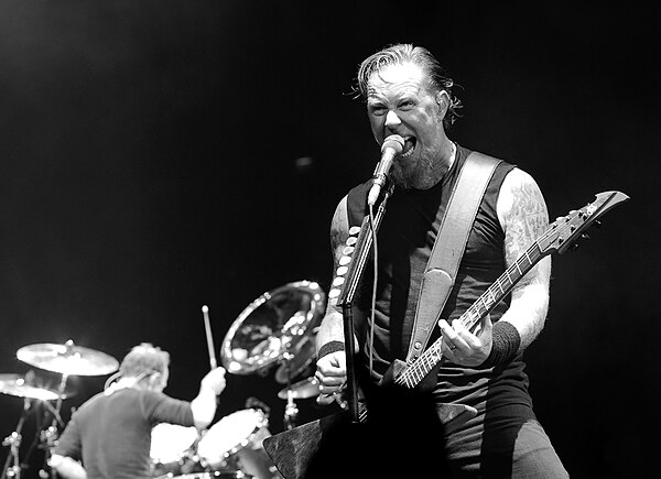 Hetfield in 2008