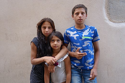 Kinderen van Romani afkomst in Saint-Étienne, Frankrijk