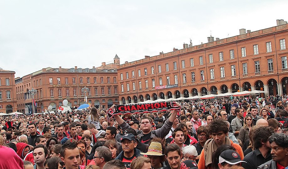 La foule. 12 Juin.