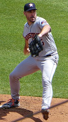 Justin Verlander pitching for the Houston Astros in 2019 ( Cropped)