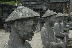 Statue della Tomba di Khai Dinh
