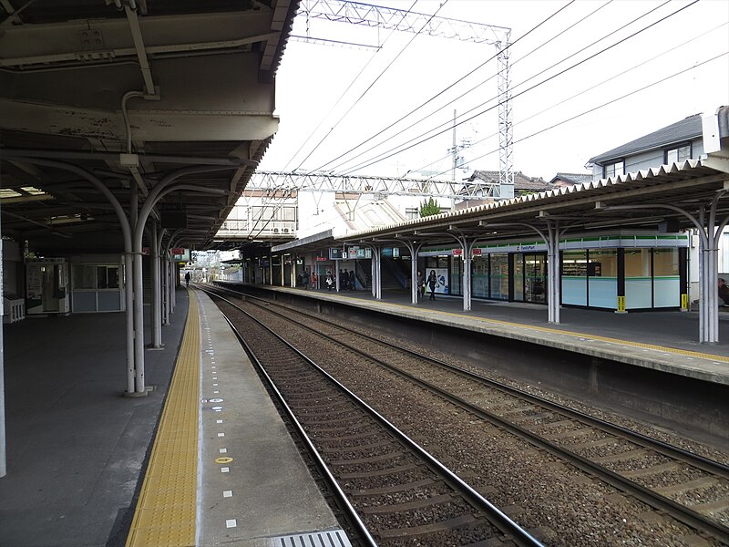 File:Kintetsu Tambabashi Station (02) IMG 7447 R 20141123.JPG