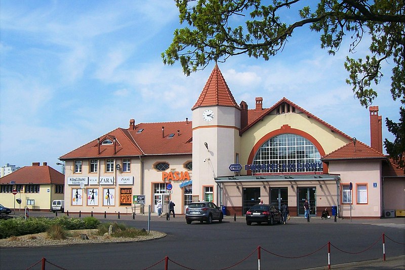 File:Kołobrzeg stacja kolejowa (cropped).JPG