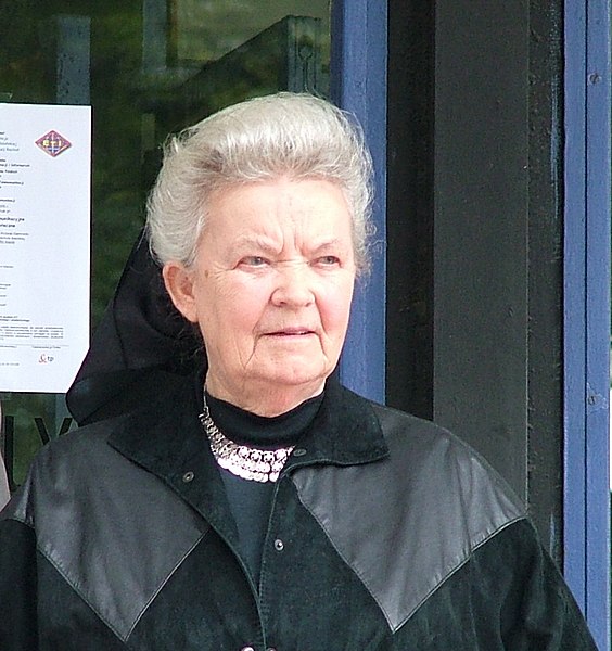 File:Krawczyk-2005-06-04-Jubileusz 60-lecia PG (cropped).jpg