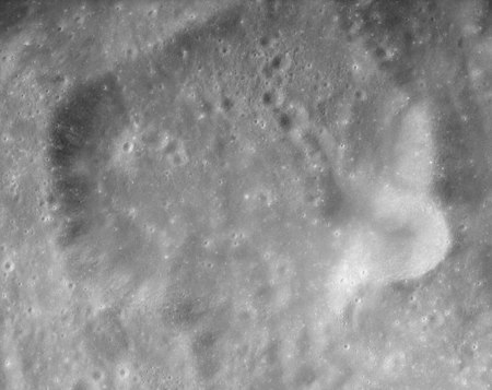 Kreiken crater AS12-54-7986.jpg