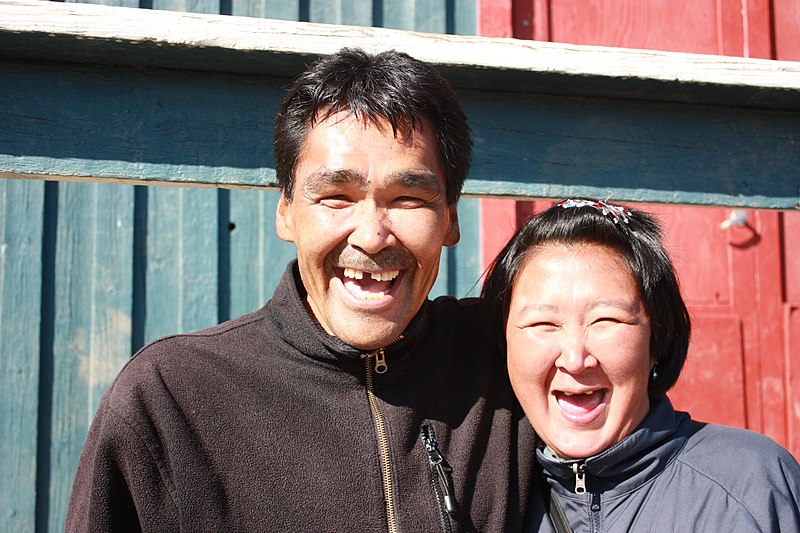 File:Kulusuk, Inuit couple (6822265499).jpg