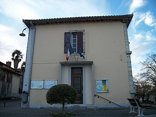 <span class="mw-page-title-main">Labarthe-Rivière</span> Commune in Occitania, France