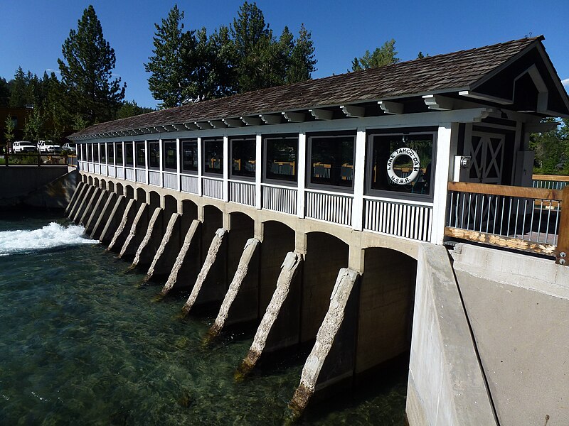 File:Lake Tahoe Dam 2.jpg