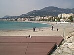 La plage du Fossan à côté du Bastion à Menton.