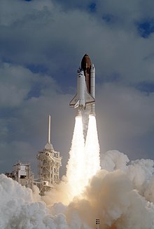 STS-31 launches to carry Hubble into orbit, 1990 Liftoff STS-31.jpg