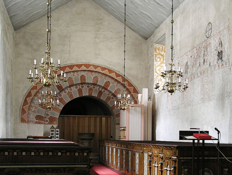 Fil:Lummelunda kyrka nave01.jpg