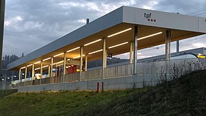 Canopy-covered side platforms