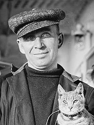 Melvin Vaniman and Kiddo, the feline mascot of the airship America M. Vaniman and cat.jpg