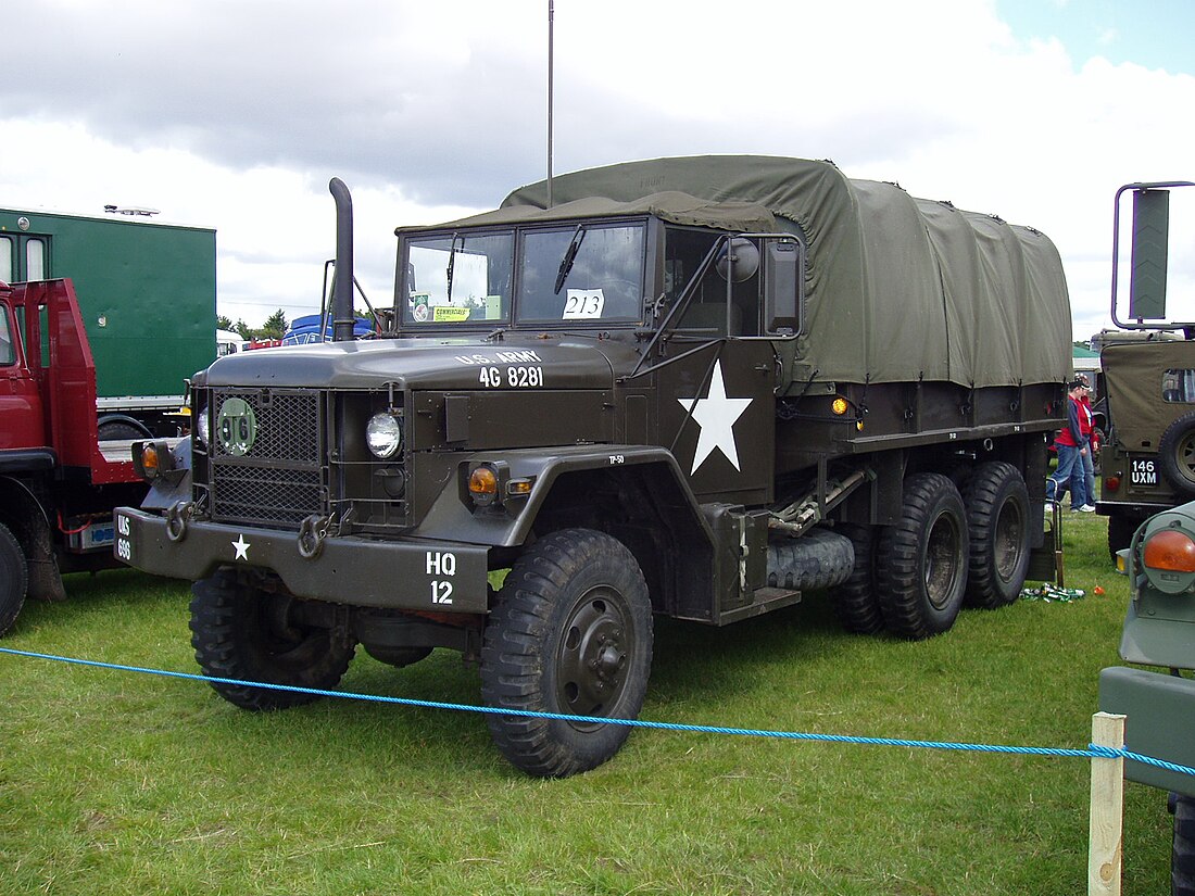 M35 series 2½-ton 6×6 cargo truck