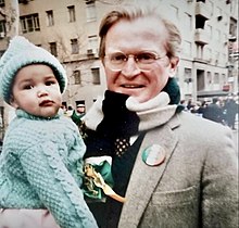 Michael Kennedy avec sa fille Anna au défilé de la Saint-Patrick alors qu'ils soutiennent les prisonniers politiques irlandais en grève de la faim.