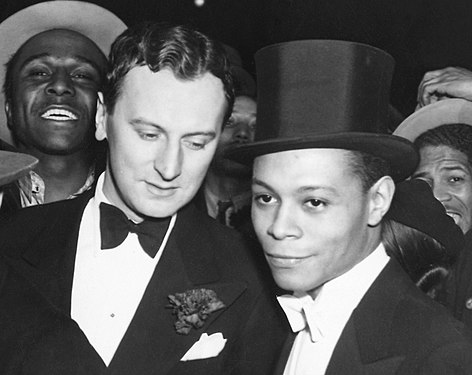 Kenneth Macpherson (left foreground) and Daniels at the opening of the Federal Theatre Project's production of Macbeth, April 14, 1936