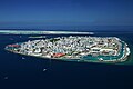 2004 Aerial view of the whole of Malé proper on the eponymous island, prior to the construction of the Sinamalé Bridge.