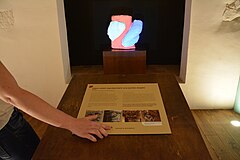 Mapeamento de vídeo em uma escultura original no Museu de Arte e História Cap de Gascogne