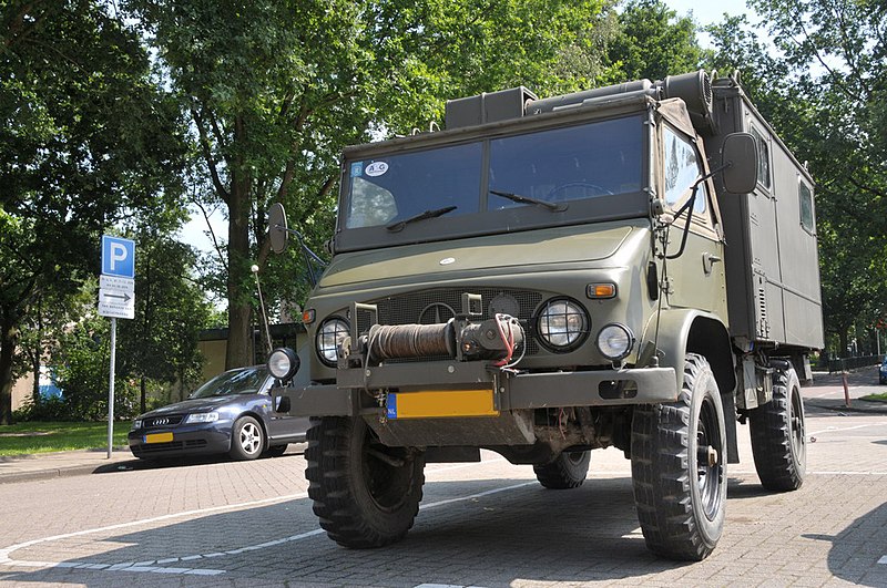 File:Mercedes Benz Unimog S-404.1 (1971) - Flickr - FaceMePLS.jpg