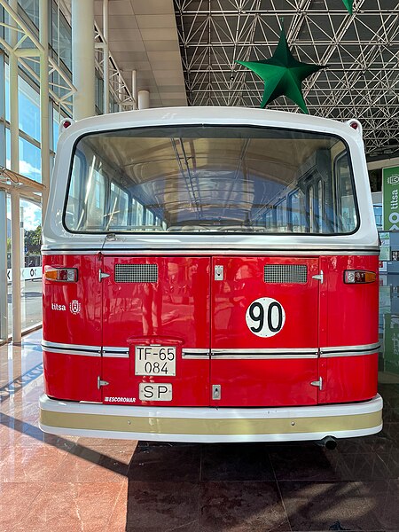 File:Mercedes bus, Santa Cruz Intercambiador 2023 05.jpg