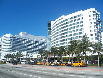 The Fontainebleau Hotel as seen from Collins Avenue Miami Beach FL Fontainebleau01.jpg