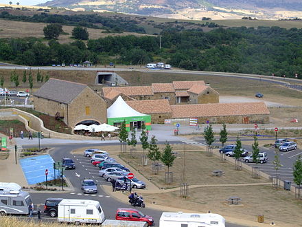 View of the rest area with the 'Ferme de Brocuéjouls'