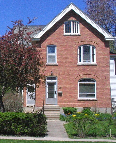 File:MimicoStanleyAtVictorVictorianHouse.JPG