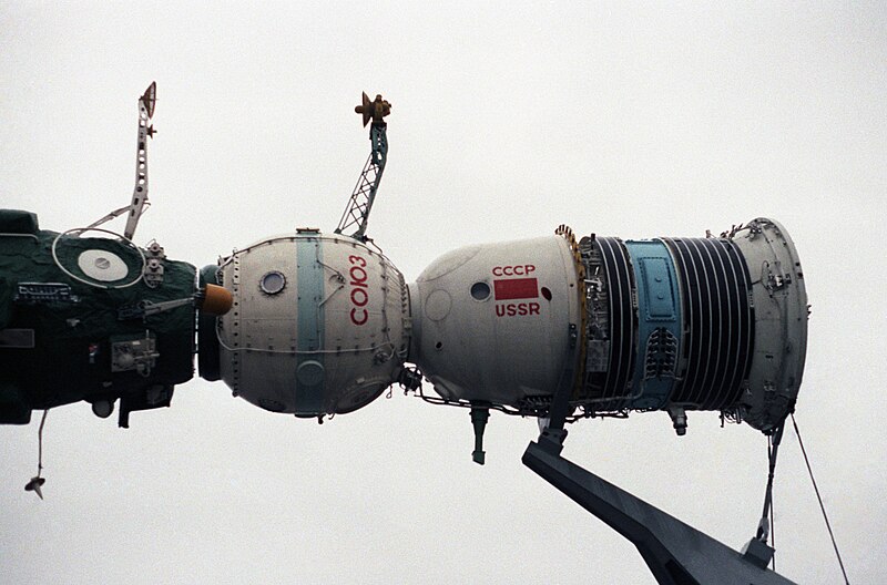 File:Model of a Soyuz spacecraft, 1985.JPEG