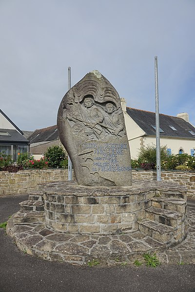 File:Monument aux morts de la Seconde Guerre mondiale (1).jpg