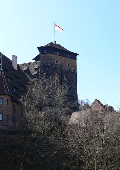 File:Nürnberg Burg Fünfeckiger Turm.jpg