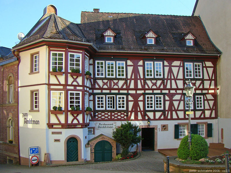 File:Neckarsteinach-amtshaus.jpg