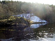 Der Fluss zwängt sich wenige Kilometer vor der Mündung durch eine enge Stelle