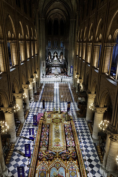 File:Notre-Dame de Paris - Tapis monumental du chœur - 009.jpg