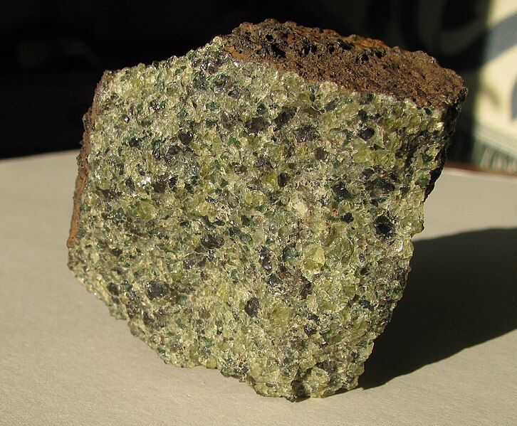 File:Olivine de Langeac (France).jpg