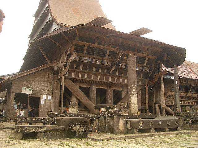 Traditional house in Nias; its post, beam and lintel construction with flexible nail-less joints, and non-load bearing walls are typical of rumah adat