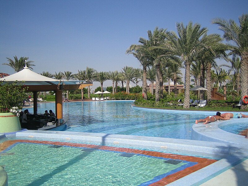 File:Outdoor swimmingpool of Emirate Palace Hotel.jpg - Wikimedia Commons