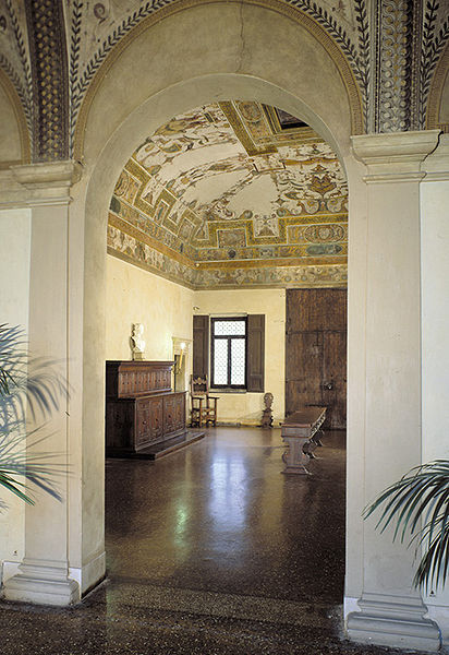 412px-Palazzina_Marfisa_interno