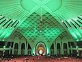 Pendar cahaya ruang salat Masjid Raya Sumbar.jpg