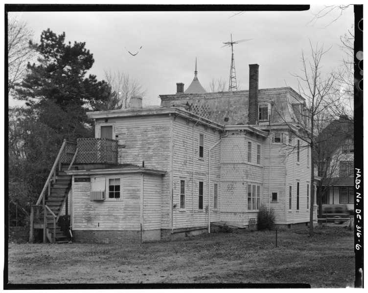 File:Perspective of north side and east rear looking west southwest - Hunn House, East Dover Hundred, 21 North State Street, Dover, Kent County, DE HABS DEL,1-DOV,15-6.tif