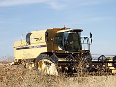 Pinilla de Toro New Holland TX66 b.jpg