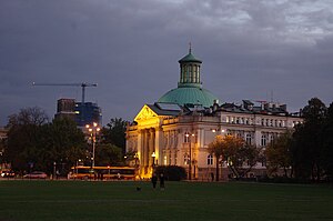 Plac Piłsudskiego, widok na Galerię Zachęta i Kościół Świętej Trójcy w Warszawie (2).JPG